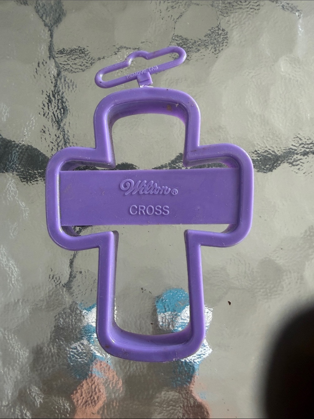 1992 Wilton Cross Cookie Cutter Art Mold 2303-0141 Purple 3 7/8 by 3 inches